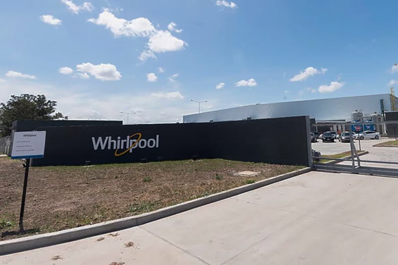 RADIOKTUBRE INFO……..El caso Whirlpool y el fin de la industria nacional    …… Por Simòn Suarez.