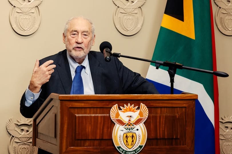 - RADIOKTUBRE INFO……..  “Argentina está metida en una gran apuesta de casino”  …… Por Simòn Suarez