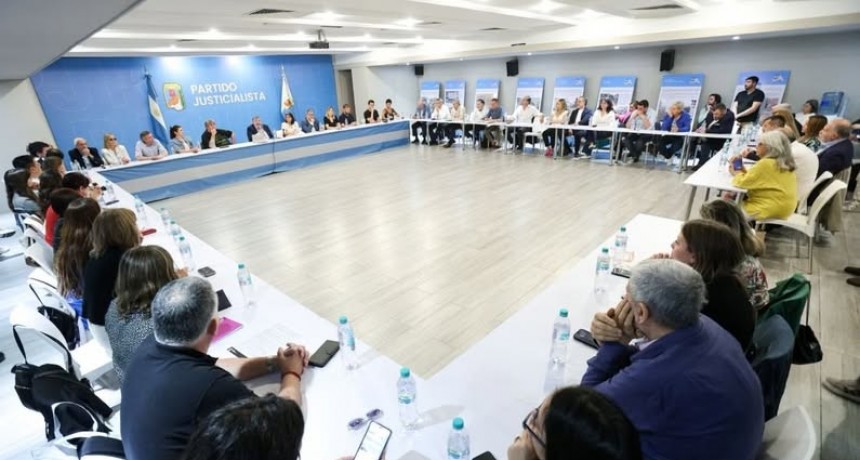 - RADIOKTUBRE INFO……..  El PJ debate la estrategia para resistir las reformas de Milei  …… Por Simòn Suarez