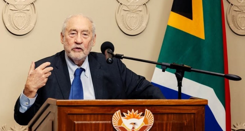 - RADIOKTUBRE INFO……..  “Argentina está metida en una gran apuesta de casino”  …… Por Simòn Suarez