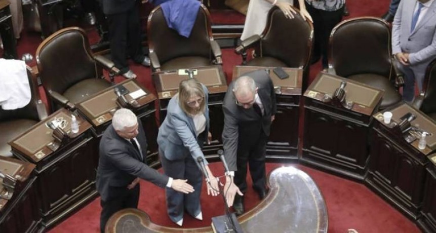 RADIOKTUBRE INFO..- Chomiak, Pedrini, Polini y Quiroz juraron como diputados nacionales-Por Simón Suarez..Ver mas