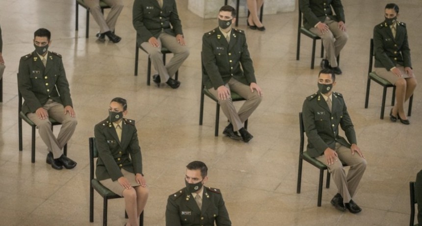 RADIOKTUBRE INFO..- El Presidente encabeza la ceremonia de egresados de las Fuerzas Armadas-Por Simón Suarez..Ver mas