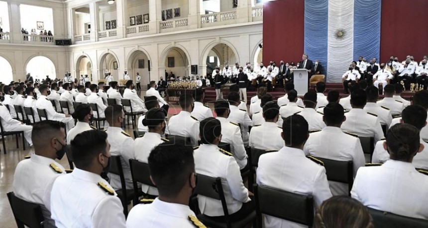 RADIOKTUBRE INFO..- El Presidente agradeció a las FFAA su rol en la pandemia y pidió 