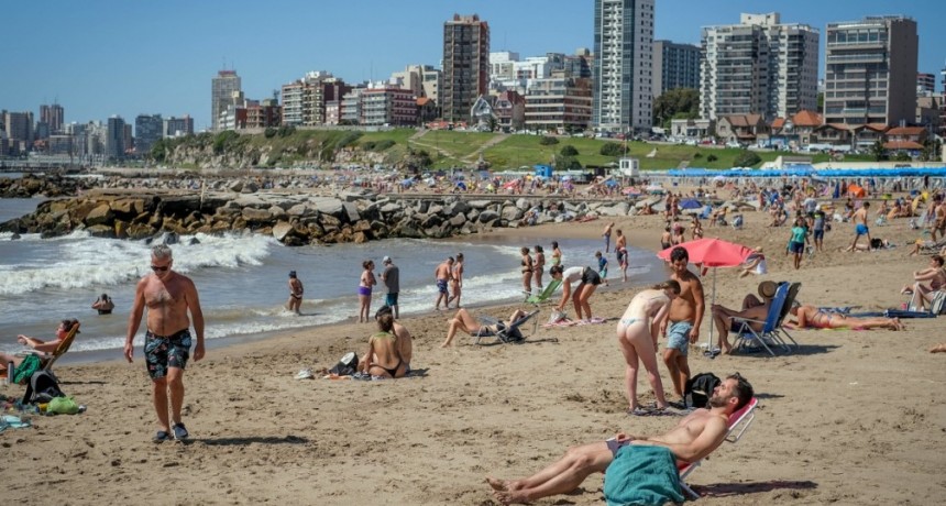 RADIOKTUBRE INFO..- Fin de semana largo: 1,2 millones de turistas recorrieron el país anticipando un 2023 récord  -Por Simón Suarez..Ver mas..	