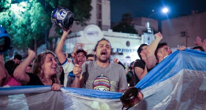 RADIOKTUBRE INFO……   RUIDAZOS, CAEROLAS Y PROTESTAS DESPUÈS DE LA CADENA NACIONAL.    …….Por Simòn Suarez