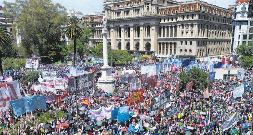 RADIOKTUBRE INFO…. NO SOMOS LA CASTA SOMOS LOS TRABAJADORES   ….Por Simòn Suàrez