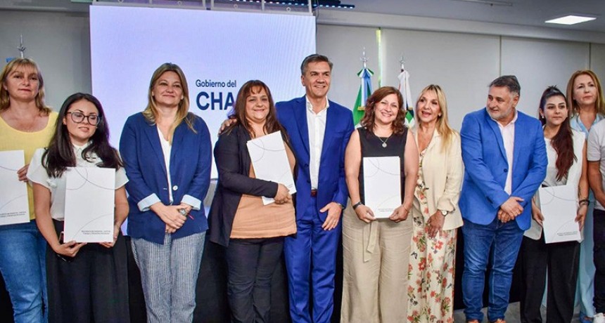 RADIOKTUBRE INFO……..  EL GOBIERNO ENTREGÒ DESIGNACION DE REGISTROS NOTARIALES  …… Por Simòn Suarez
