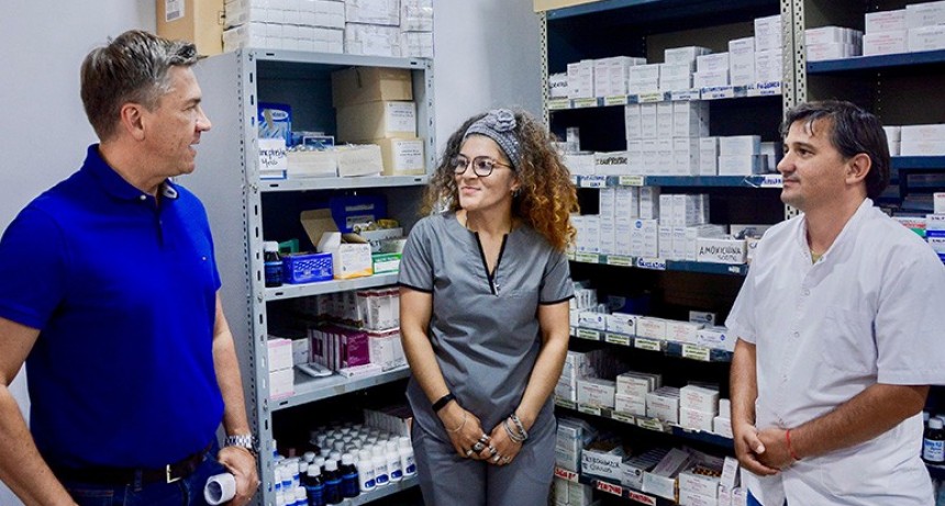 RADIOKTUBRE INFO…….. ZDERO CONSTATA ENTREGA DE MEDICAMENTOS EN HOSPITAL   …… Por Simòn Suarez