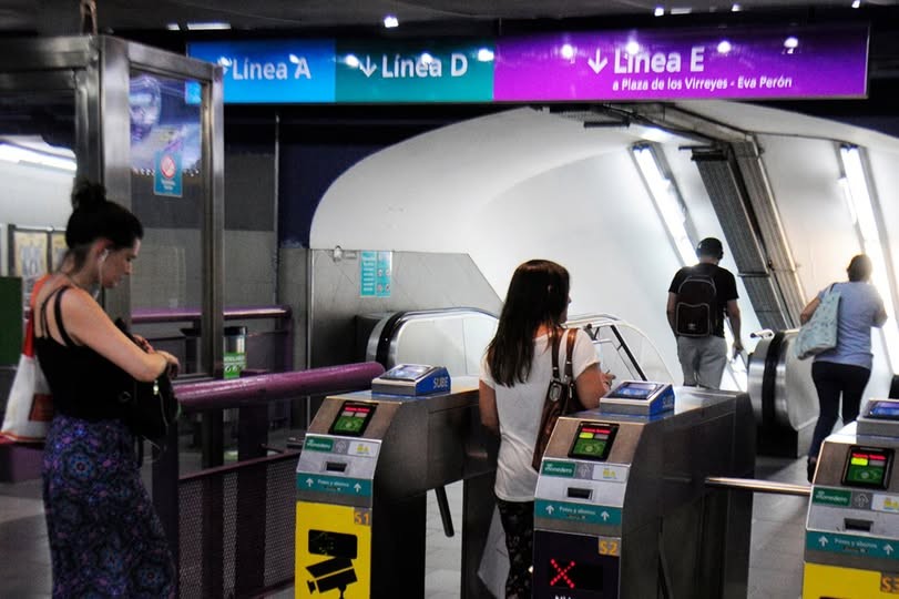 - RADIOKTUBRE INFO…….. ENERO CARGADO DE AUMENTOS Y BOLSILLOS VACIOS   …… Por Simòn Suarez.