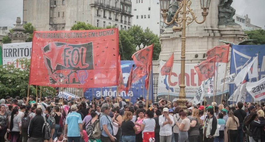 - RADIOKTUBRE INFO…….. LARGA JORNADA DE PROTESTA CONTRA LA REFORMA LABORAL   …… Por Simòn Suarez