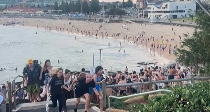 - RADIOKTUBRE INFO…….. Australia: dos hombres atacaron a tiros y mataron a 16 personas durante una festividad judía   …… Por Simòn Suarez