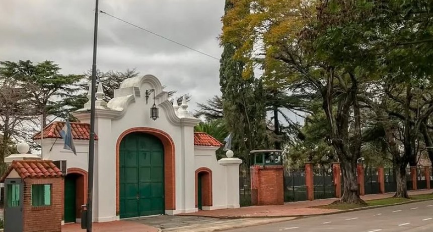 - RADIOKTUBRE INFO…….. El soldado muerto en la Quinta de Olivos estaba angustiado por una deuda de 2 millones de pesos   …… Por Simòn Suarez