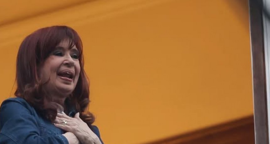 RADIOKTUBRE INFO...CRISTINA KIRCHNER FUÉ OPERADA DE APENDICITIS..Por Simon Suarez