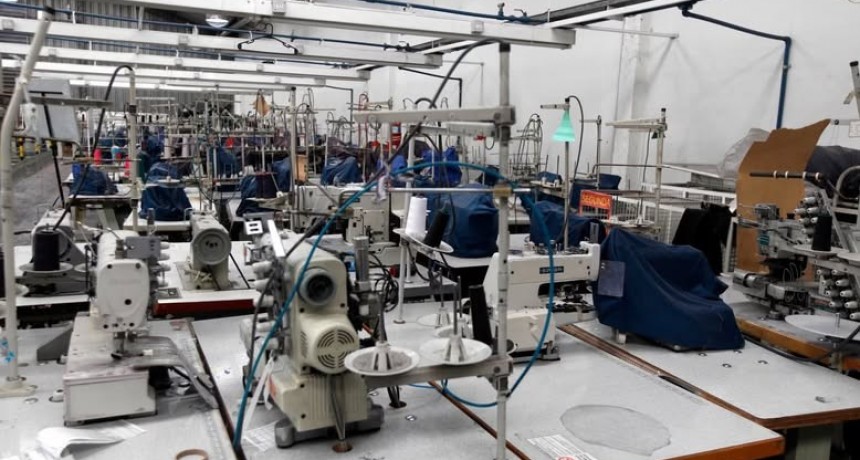 - RADIOKTUBRE INFO…….. OTRO AÑO DE AJUSTE Y CAÍDA INDUSTRIAL   …… Por Simòn Suarez