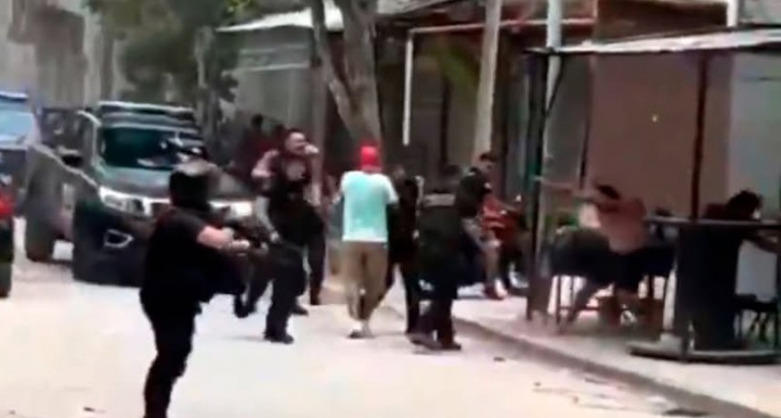 - RADIOKTUBRE INFO……..  GATILLO FÁCIL: La Justicia investiga el crimen de Gabriel González y la familia denuncia fusilamiento  …… Por Simòn Suarez