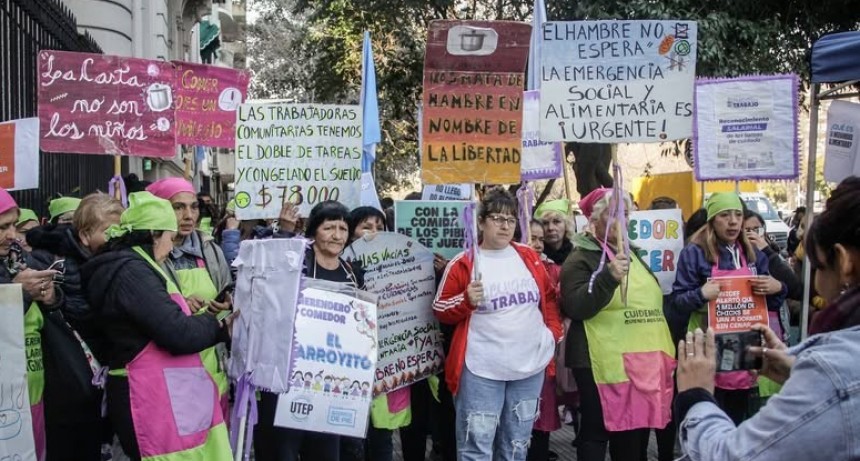 - RADIOKTUBRE INFO……..  El Gobierno pone a prueba los “vouchers” con los que amenaza reemplazar a los planes sociales  …… Por Simòn Suarez.
